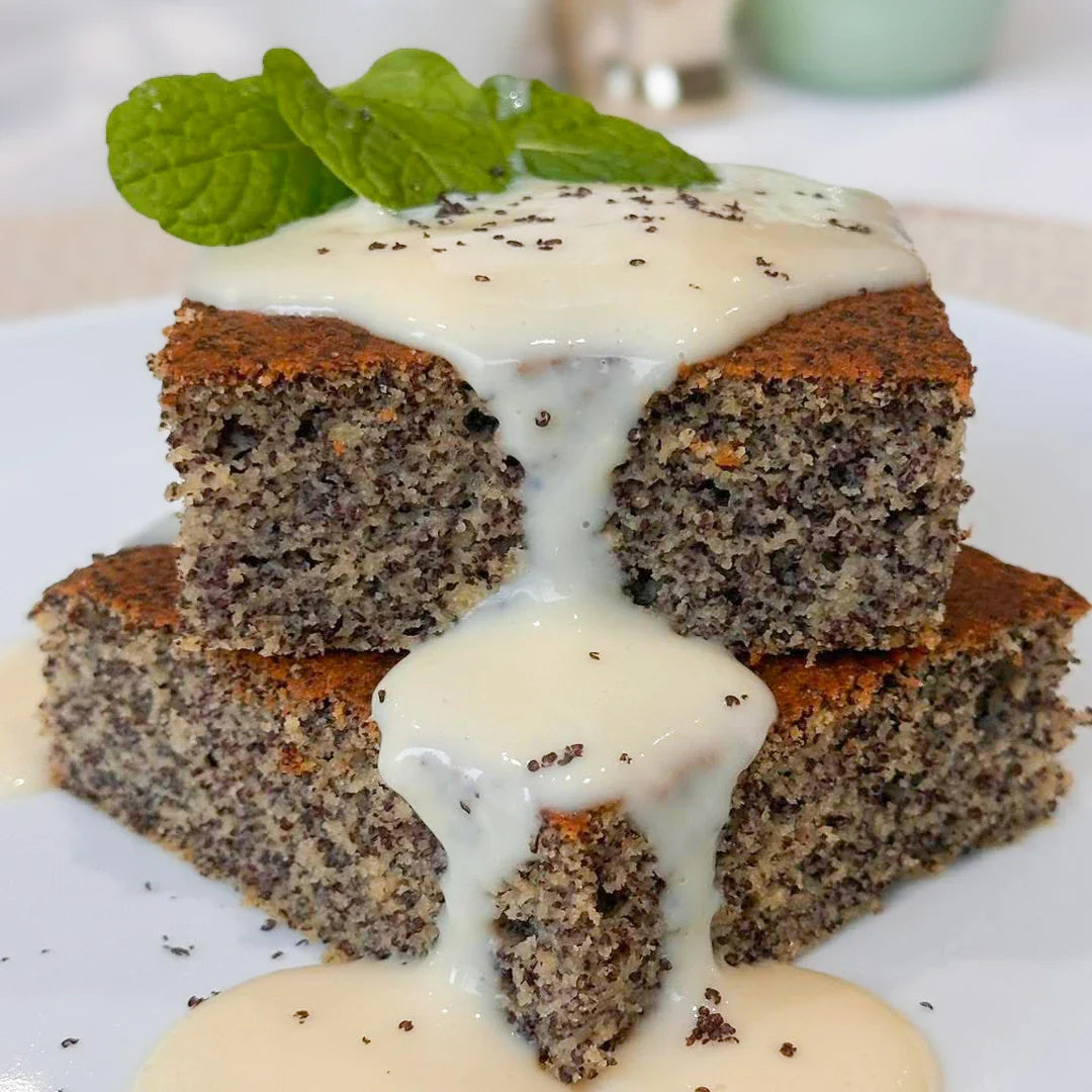 Mohnkuchen mit zuckerfreier Vanillesauce